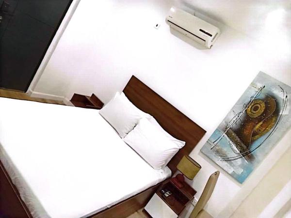 A la foto es mostra l'objecte Domion situat a la ciutat de Accra.