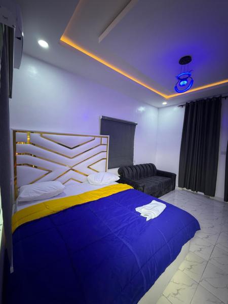 A la foto es mostra l'objecte Private Fully Serviced Studio Apartment At Ogudu, 15 mins to the Airport situat a la ciutat de Lagos.