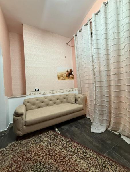 A la foto es mostra l'objecte Spacious Stay in Prime Location situat a la ciutat de El Caire.