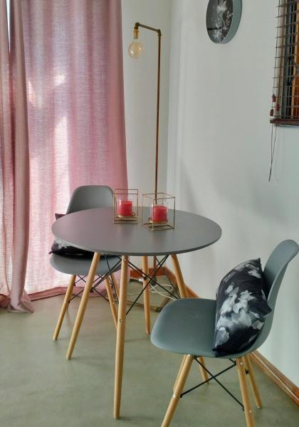 A la foto es mostra l'objecte Stay at number 6 situat a la ciutat de Rooipoort.