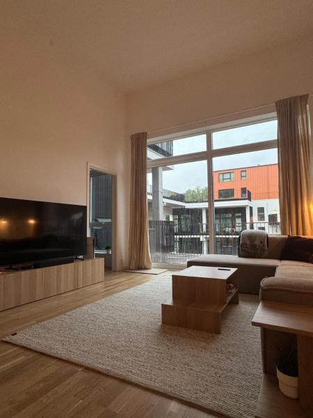 Na foto é possível ver o objeto Oceanfront Stay, Large Balcony and Rooftop Access localizado na cidade de Eidsvåg.