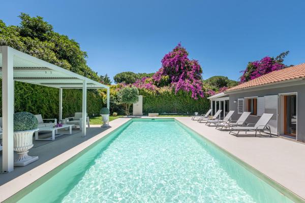 På bildet vises objektet Villa Nika som ligger i byen Palermo.