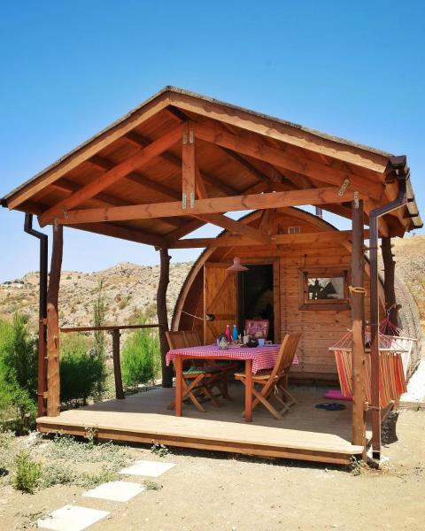 Na fotografii je vidět objekt Yurts in Cyprus - Koliba Tiny House nacházející se ve městě Simou.