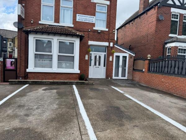 Woodville Lodge Leeds - Moffat