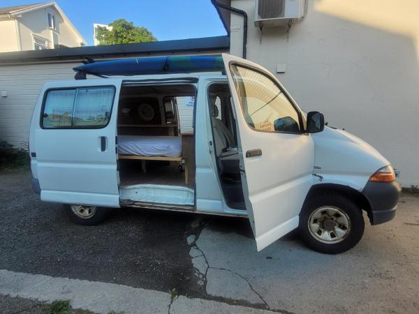 På billedet ses objektet Lofoten Backyard, Super Hi-ace 4X4, Good ONLY! beliggende i byen Svolvær.