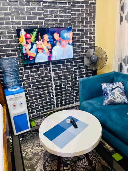 The photo shows the Kings' Studio located in the city of Busia.