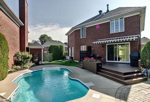 A la foto es mostra l'objecte House with pool, Ideal for families situat a la ciutat de Ciutat de Quebec.