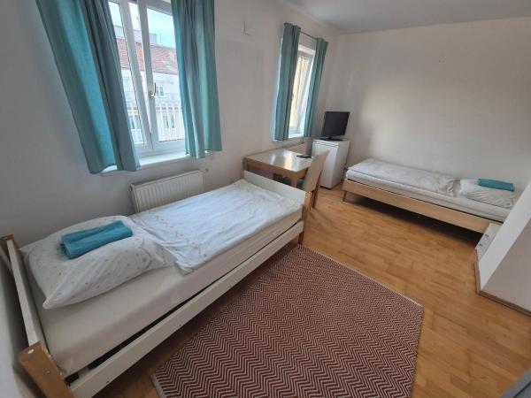 Vienna Room Nr 12, Vienna