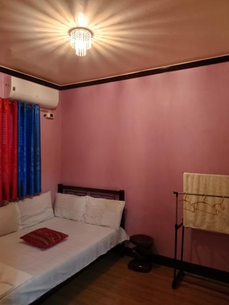 Na foto é possível ver o objeto Leigh homeStay localizado na cidade de Uli.