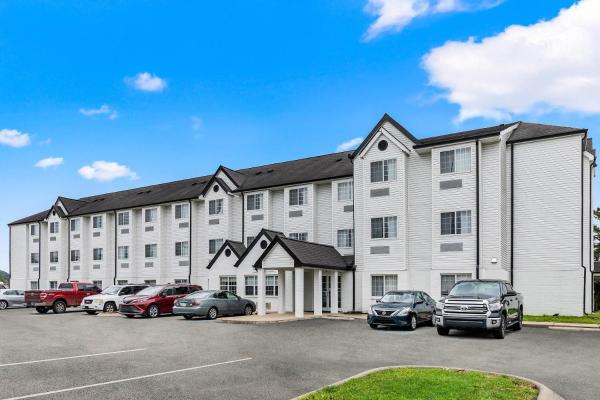 På bildet vises objektet Quality Inn & Suites Nashville - Bellevue som ligger i byen Kingston Springs.
