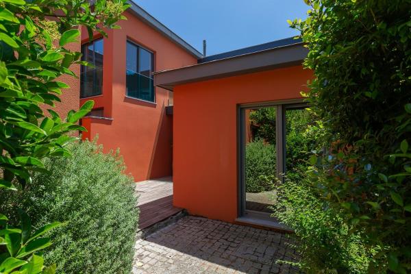 På billedet ses objektet Casa Verde beliggende i byen Cascais.
