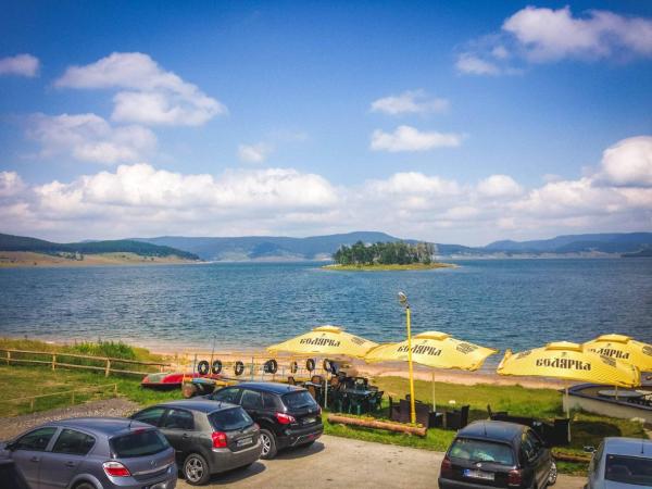写真にはツィゴフ・チャルク市にあるCozy Villa Retreat in Cigov Charkが写っています。