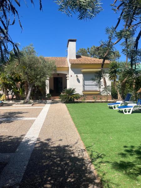 A la foto es mostra l'objecte Habitación con baño Malva Piscina SOLO ADULTOS-CASA PRIVADA situat a la ciutat de Lepe.