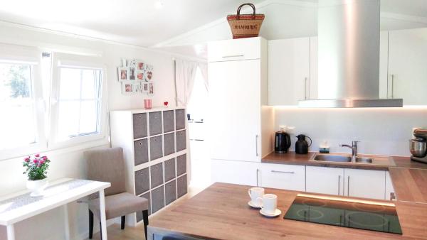 Na zdjęciu widoczny jest obiekt Luxurious Contemporary EkoHus 4Seasons położony w mieście Sösdala.
