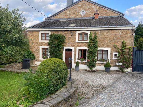 Na zdjęciu widoczny jest obiekt Résidence La Reid położony w mieście Vert Buisson.