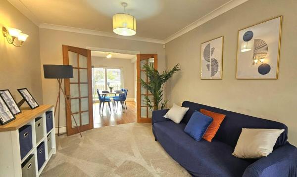 A la foto es mostra l'objecte Saxe House situat a la ciutat de Sheldon.