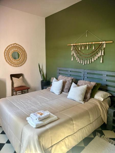Downtown Room, Asuncion
