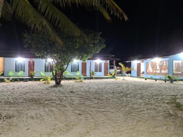 Xavier Rangiroa Lodge