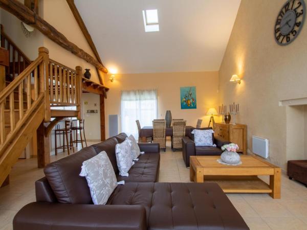 På billedet ses objektet Maison spacieuse avec jardin clos et Wifi à Saint-Germain-et-Mons - FR-1-616-63 beliggende i byen Mouleydier.