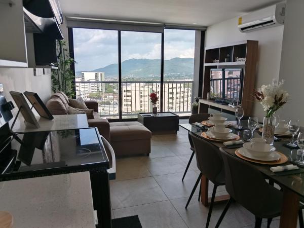 A la foto es mostra l'objecte Un lugar especial en San Salvador situat a la ciutat de Colonia Escalón.