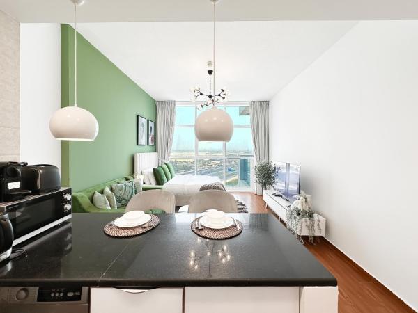 Trophy - Urban Oasis Suite, Dubái