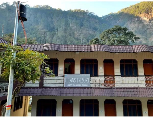 A la foto es mostra l'objecte Hilansh resort situat a la ciutat de Maneri.