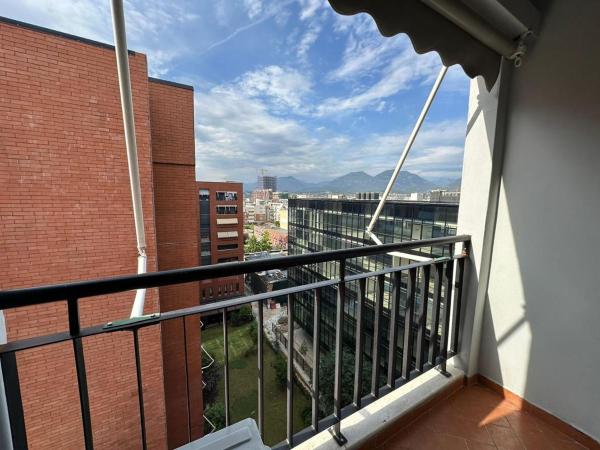 Lord Rooms, Tirana
