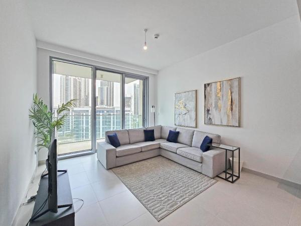 A la foto es mostra l'objecte Deluxe 1-Bedroom in The Grand - Waterfront and Skyline Views situat a la ciutat de Dubai.