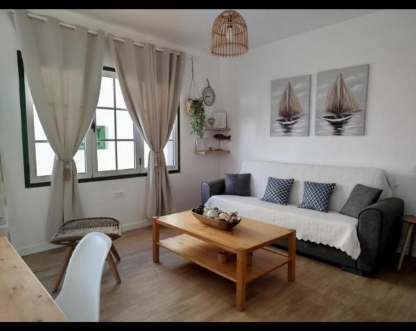 A la foto es mostra l'objecte Casa Sebadal situat a la ciutat de La Santa.