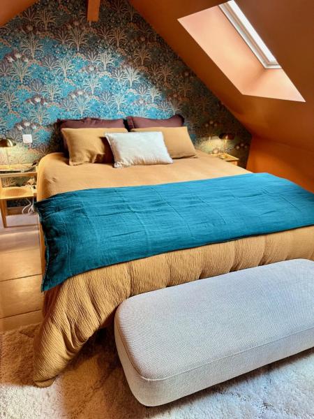 A la foto es mostra l'objecte Parenthèse sous les toits - suite cosy avec jacuzzi - hypercentre situat a la ciutat de Auxerre.