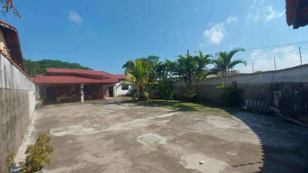 写真にはCamburiú市にあるCasa, Espaço amplo Natureza & Praiaが写っています。