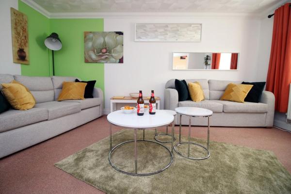 Foto 6: 3 Bed with Free Parking - Merriotts 1 by Tŷ SA