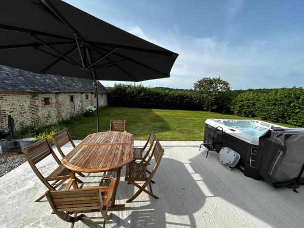 A la foto es mostra l'objecte L'Etape Normande & Jacuzzi situat a la ciutat de La Croupte.