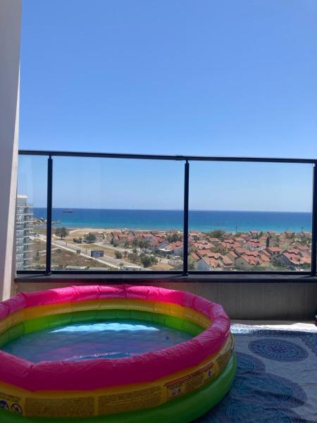 En la foto se muestra el objeto Azure Seaview Studio in Priscilla, Caesar Blue Resort, Gym ubicado en la ciudad de Gastria.