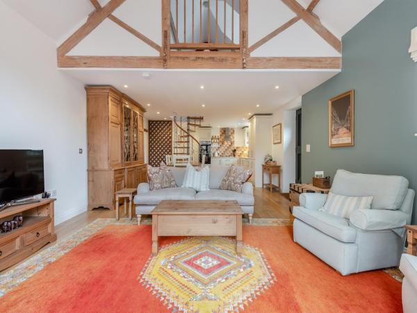 A la foto es mostra l'objecte Knighton Mill Dairy situat a la ciutat de Broad Chalke.