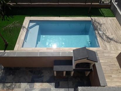 Na fotografii je vidět objekt Villa Blue Azur piscine privé nacházející se ve městě Alónya.