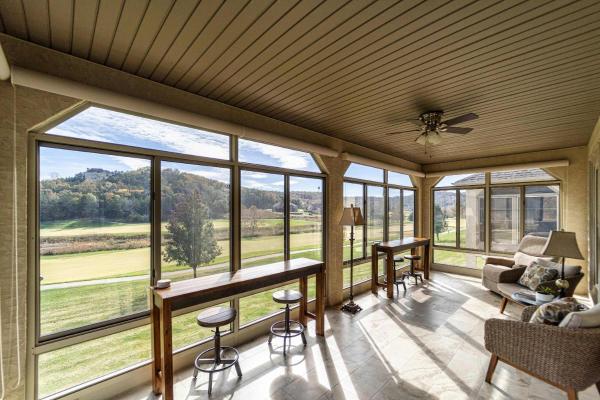 Na fotografii je vidět objekt Fairway to Heaven in Old Kinderhook - Villa on 14th Fairway of Golf Course nacházející se ve městě Camdenton.