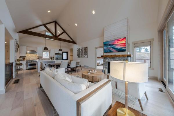 A la foto es mostra l'objecte Wilderness Club Haven for 12 situat a la ciutat de Eureka.