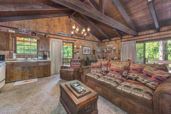 Foto 4: Rays Chalet - Unique and Cozy Riverfront Home
