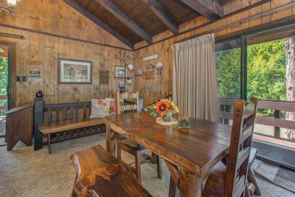 Foto 9: Rays Chalet - Unique and Cozy Riverfront Home