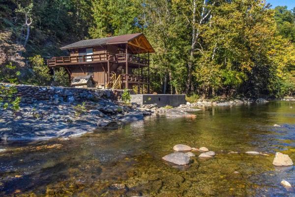 Foto 6: Rays Chalet - Unique and Cozy Riverfront Home