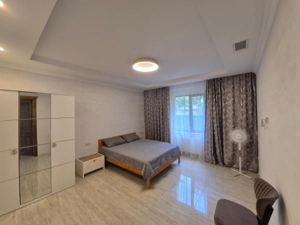 A la foto es mostra l'objecte Elegant 2-bedroom apartment with a terrace situat a la ciutat de Kobuleti.
