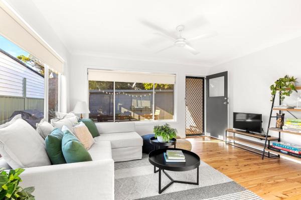 Amaroo - Pet Friendly - 2 Mins Walk To Beach - Outdoor Fireplace - Australia