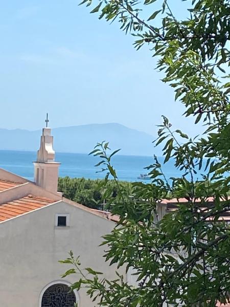 Kuvassa näkyy kohde Caieta: la casa nella roccia, joka sijaitsee kaupungissa Il Pizzone.