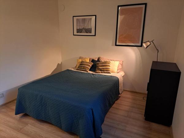 En la foto se muestra el objeto Cozy Studio - 5 min to Lake & City ubicado en la ciudad de Mišķi.