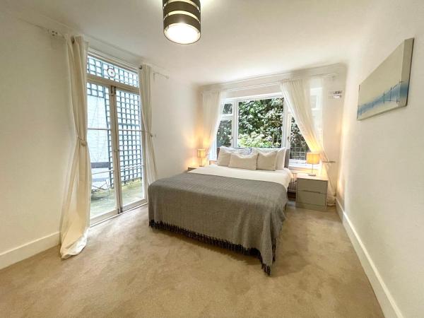 Cozy 2 Bedroom near Victoria Station, London