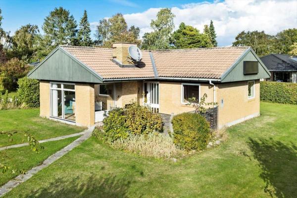 Nella foto è visibile l'oggetto R950-Rodvig-Stevns-Strandlaugsvej-15-a situato nella città di Rødvig.