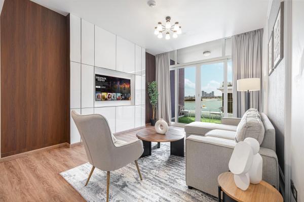 På billedet ses objektet Palm Jumeirah Luxury Apt Direct Beach Access & Views beliggende i byen Dubai.