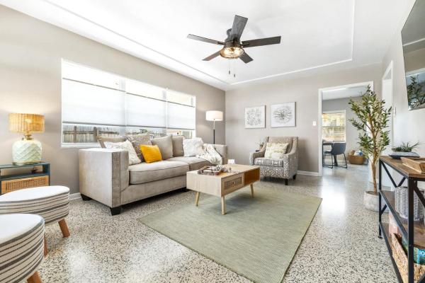Sunny Side Up - A Charming Retreat - Tampa, FL