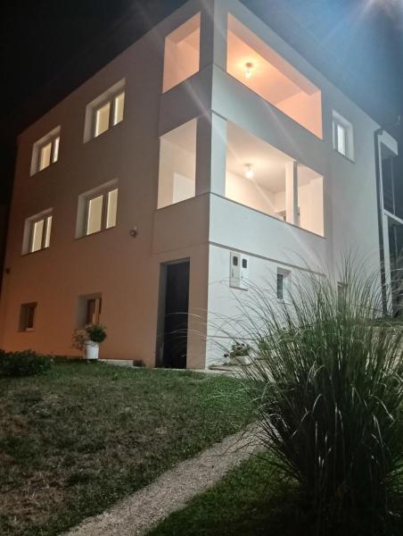 På billedet ses objektet Apartmani Mušinbegović beliggende i byen Visoko.